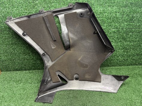 Пластик боковой правый Honda CBR 1100 XX SC35 97-3