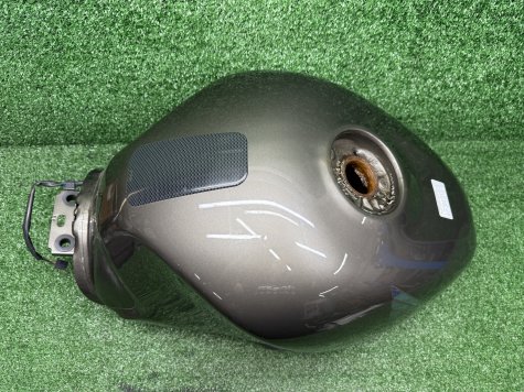 Бак ржавый Honda CBR 1100 XX SC35 97-1