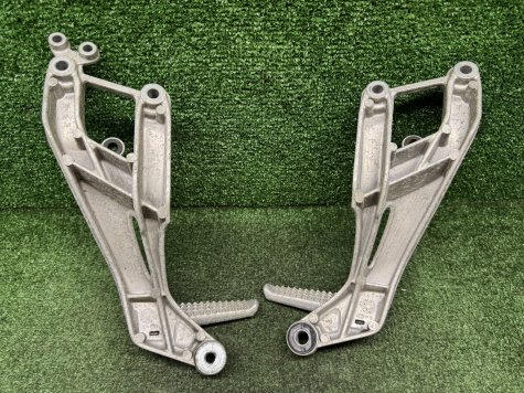 Кронштейны пассажира Honda CBR 1100 XX SC35 97-3