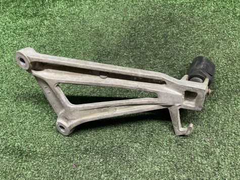 Кронштейны пассажира Honda CBR 150 -4