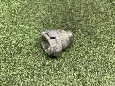 Болт гайка рамы маятника Honda CBR 600 F4i PC35-0