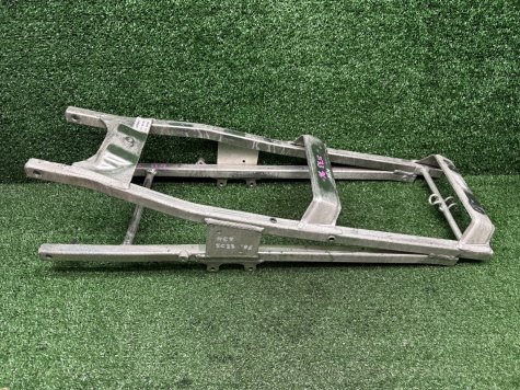 Подрамник Honda CBR 900 919 SC33 96-97-1