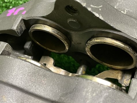 Суппорт правый Honda CBR 900 919 96-97 SC33-1