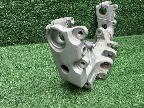 Кронштейн подрамник Honda CBR 929 SC44 -1
