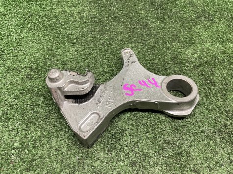 Кронштейн суппорта заднего Honda CBR 929 SC44 -1