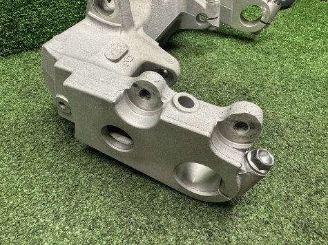 Кронштейн рамы нижний Honda CBR 954 SC50-3