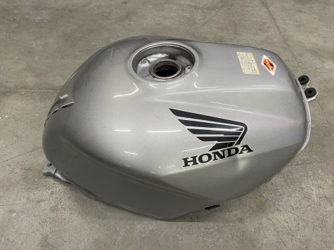 Бак Honda VFR 800 RC46 05-0
