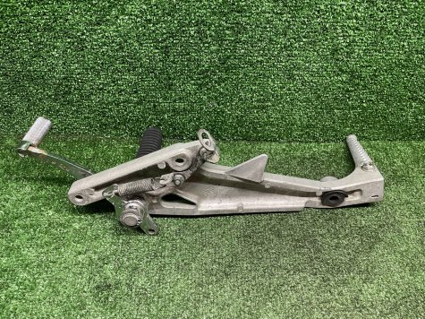 Кронштейн правый Honda CB 400 NC31-2