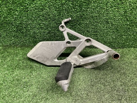 Кронштейн водителя правый Honda CBR 600 F3 PC31-0