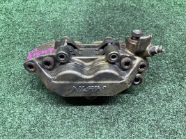 Суппорт правый Honda CBR 600 RR PC37 03-04