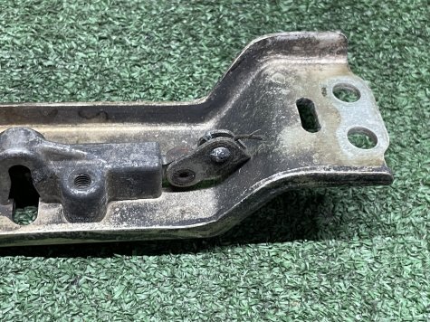 Кронештейн замок сиденья Honda CBR 600 RR PC37 03-04-2
