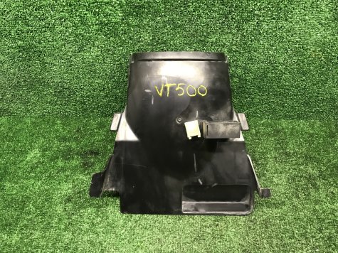 Пластик подрамника Honda VT500 Shadow PC08-0