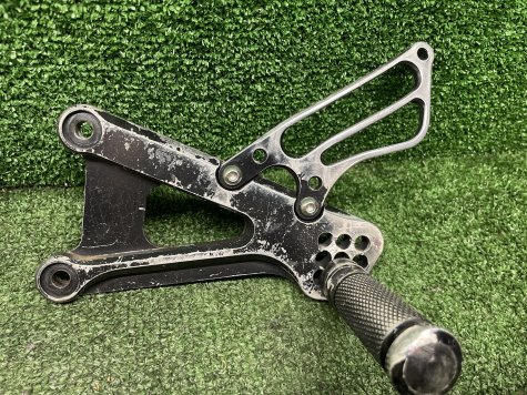 Кронштейны водителя Yamaha R6 2C0 06-07-3