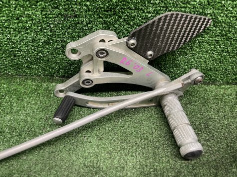 Кронштейны водителя Yamaha R6 5SL 03-05-2