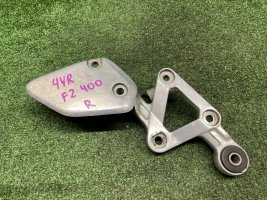 Кронштейн водителя правый Yamaha FZ 400 4YR