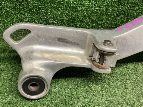 Кронштейн пассажира правый Yamaha TDM 850-2 4TX-1