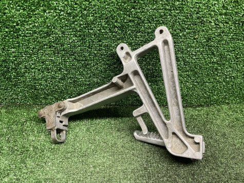 Кронштейн пассажира левый Honda CBR 600 F3 PC31-2
