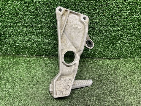 Кронштейн пассажира правый Honda NT 400 Bros NC25-2