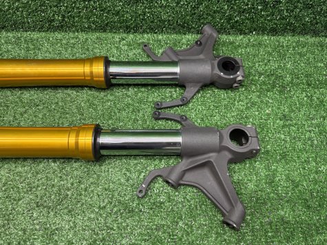 Перья вилка Yamaha R1 2015-2025-1