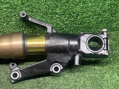 Перо правое вилка Suzuki Hayabusa-2