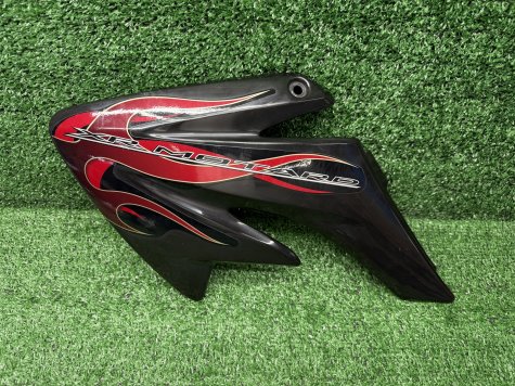 Пластик боковой левый Honda XR 100-0