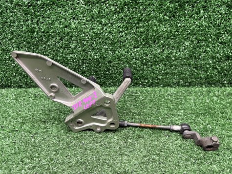 Кронштейн водителя левый Kawasaki ZZR 400-2-1