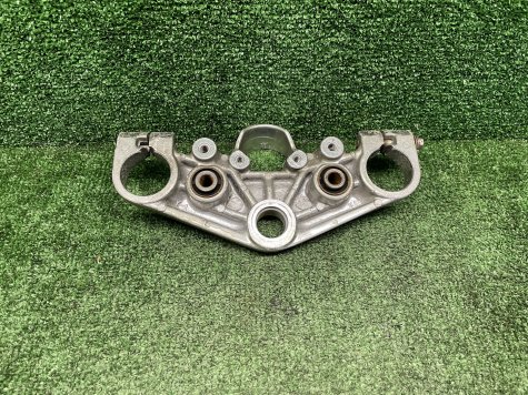 Траверса верхняя Yamaha FZX 700 750 1UF-1