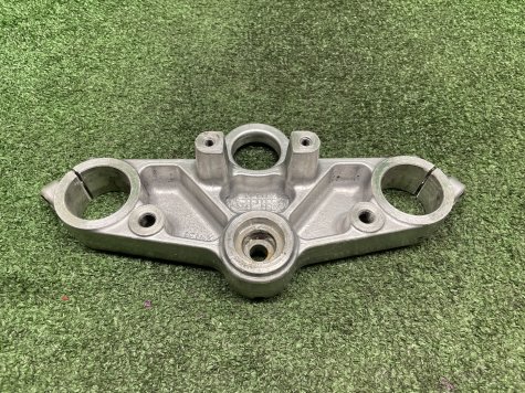 Траверса верхняя Suzuki GSX 250 F Across -1