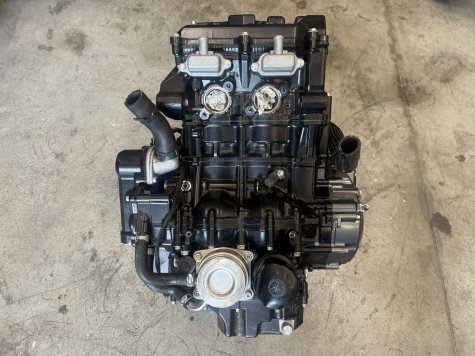 Двигатель Suzuki GSX-8S GSX-8R V-Strom 800 FRA1-4