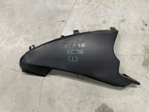 Пластик плуг левый Honda VFR 750 RC36 94-97 -0