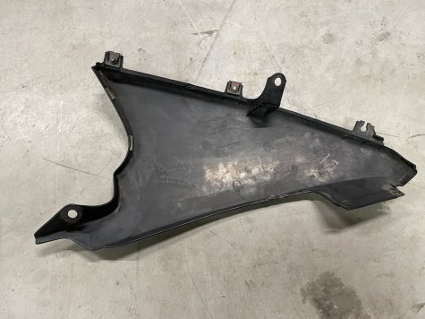 Пластик плуг левый Honda VFR 750 RC36 94-97 -1