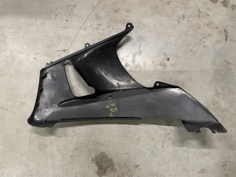 Пластик плуг правый Honda CBR 929 SC44-1