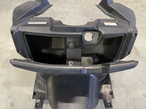 Пластик обтекателя бардачок Yamaha Majesty 250 4HC-1