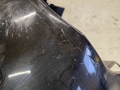 Пластик нижний плуг Yamaha Majesty 250 4HC-3