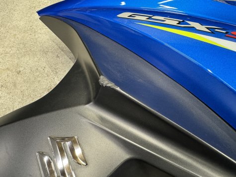 Пластик боковой правый Suzuki GSX-S 1000 F 15-20-5