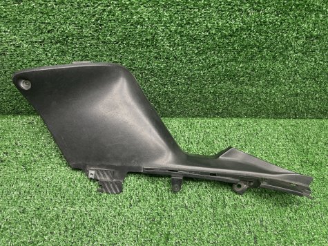 Пластик ног левый Yamaha T-Max 500 5GJ-0