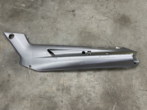 Пластик хвост левый Kawasaki ZZR 250-0