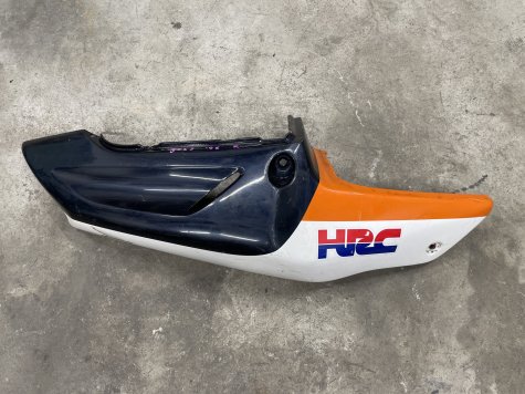 Пластик хвост правый Honda CBR 900 919 98-99 SC33-0