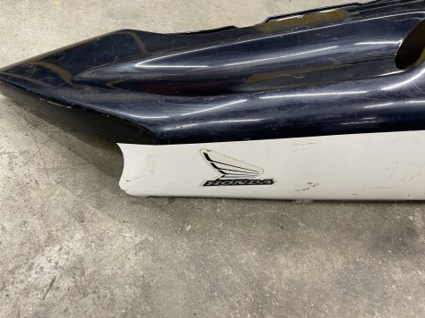 Пластик хвост правый Honda CBR 900 919 98-99 SC33-2