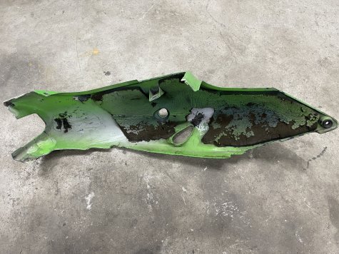 Пластик хвост левый Kawasaki ZX-9R  94-97-2