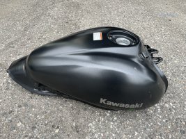 Бензобак бак Kawasaki EN 650 Vulcan S